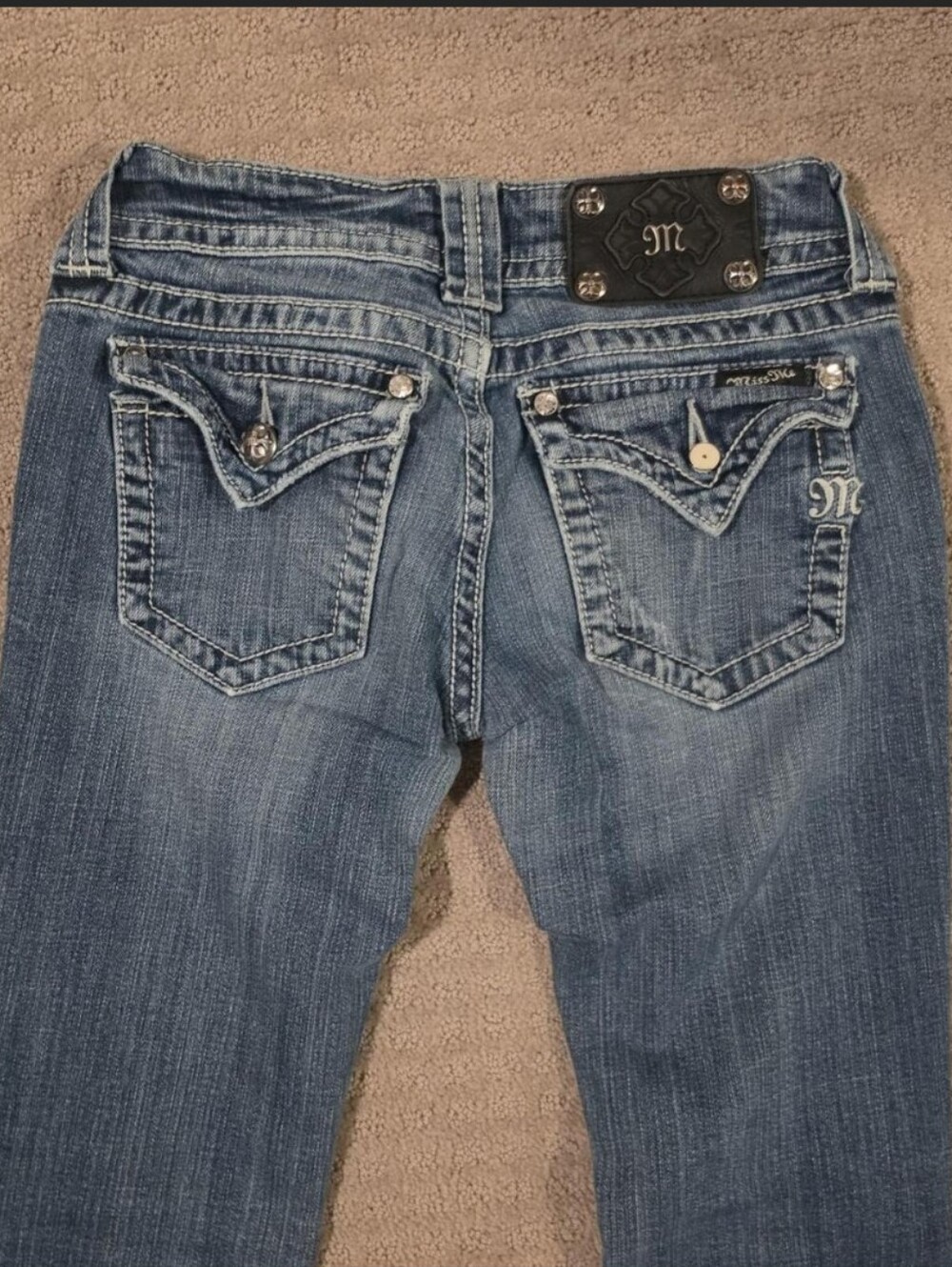 Miss Me Women's Medium Blue Straight Leg Jeans with Embroidered Pockets